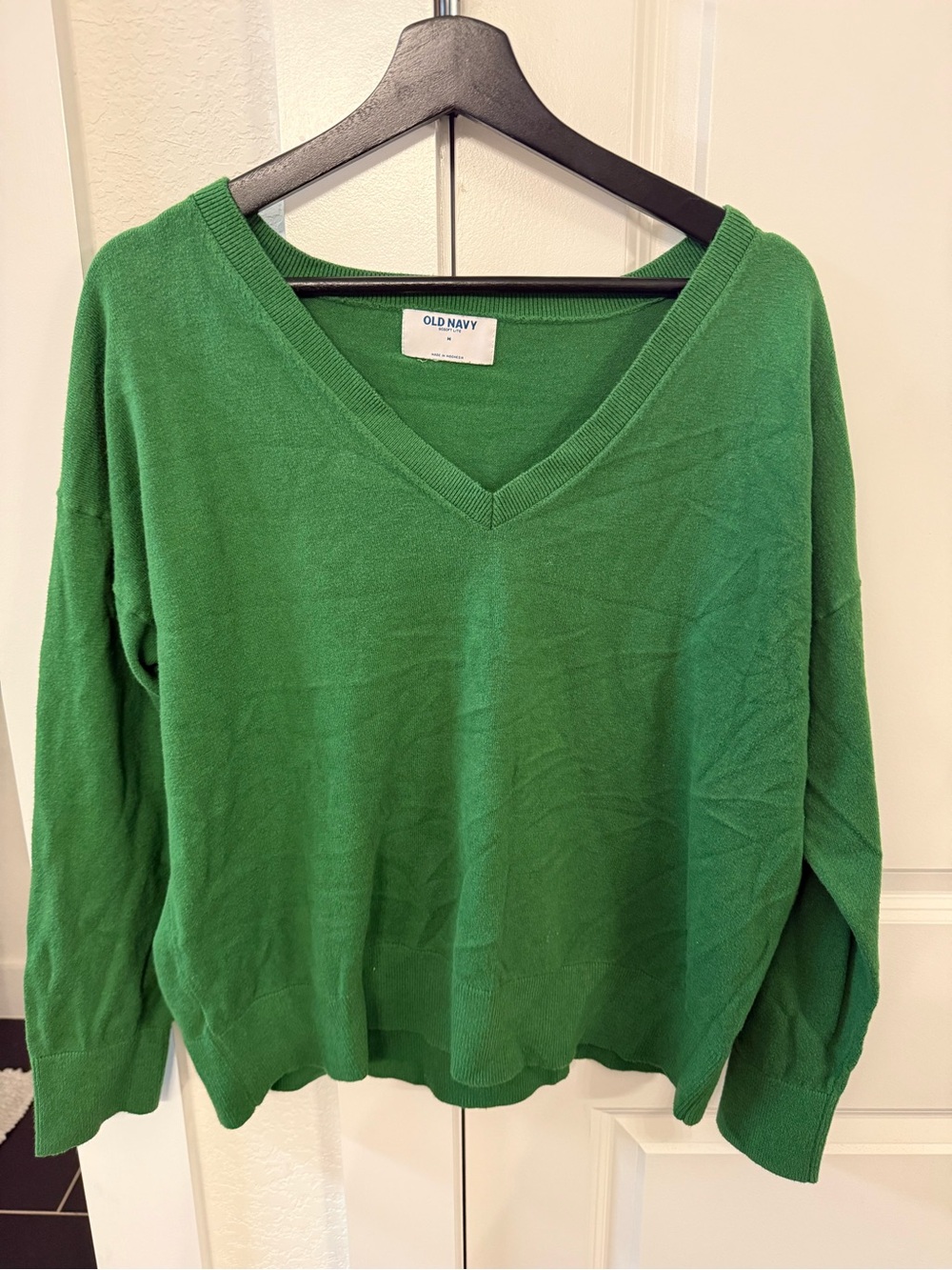 Old Navy Green V-Neck Pullover Sweater